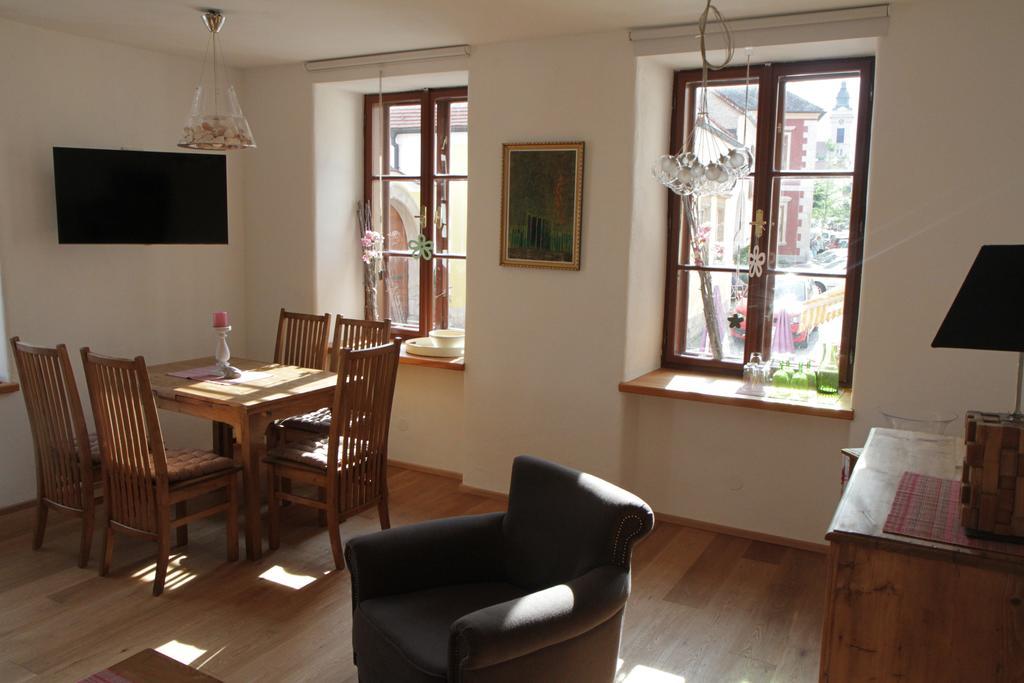 unser rosa Haus für Sie Rust Habitación foto